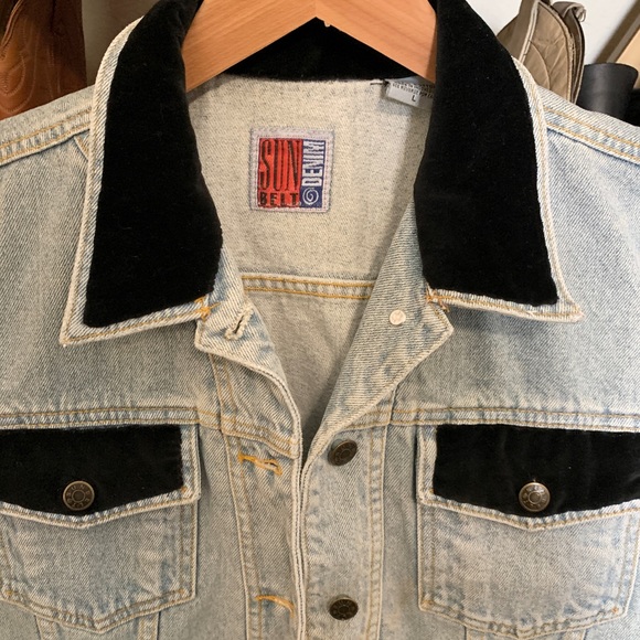 Vintage 90s Denim Vest with velvet accents - Picture 5 of 6